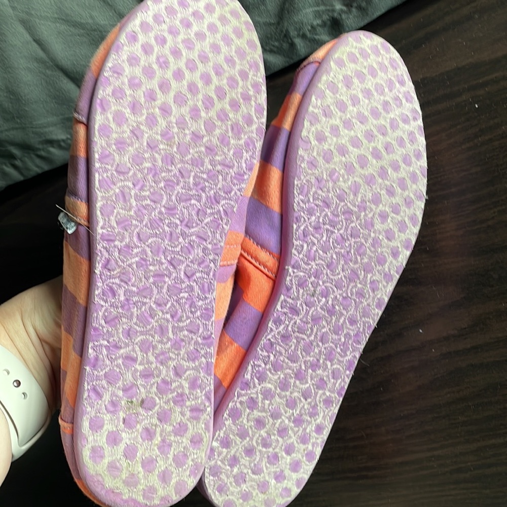 Toms - Picture 5 of 6